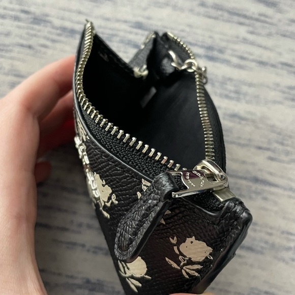 COACH ID Wallet Keychain - Picture 3 of 6